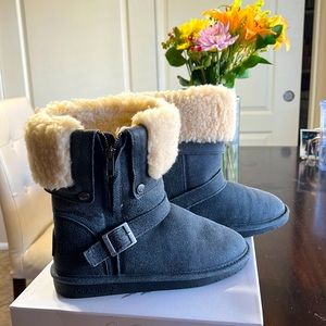 Bearpaw boots. Madison New. Very cozy. Suede